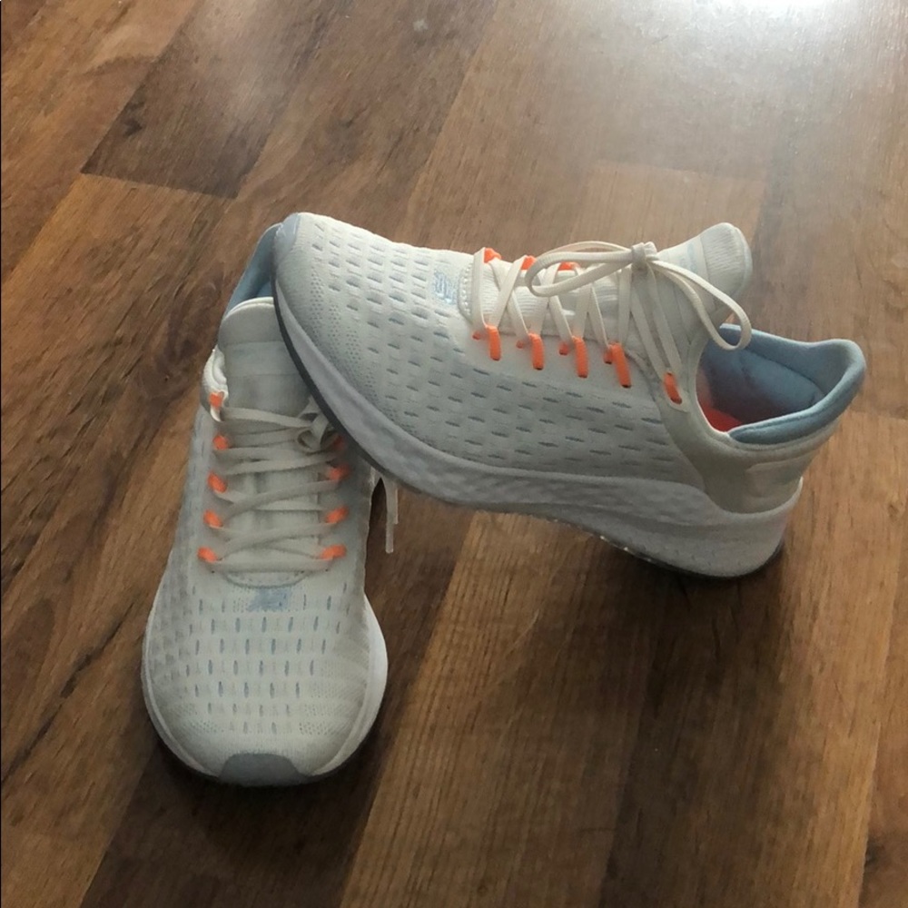 NB Fresh Foam LAZR